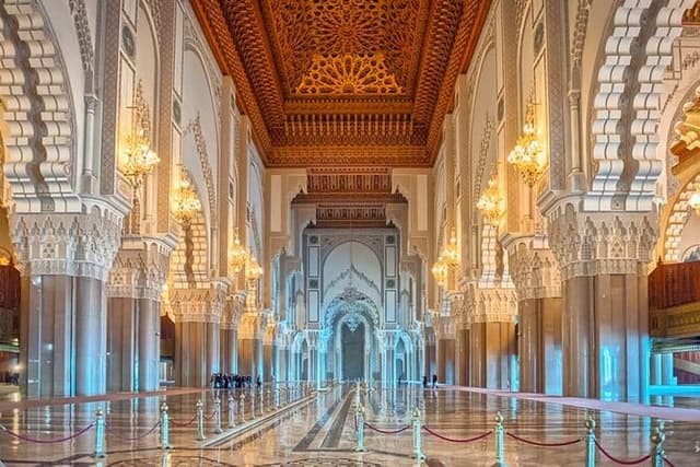Discover Casablanca: Mosque & City Tour