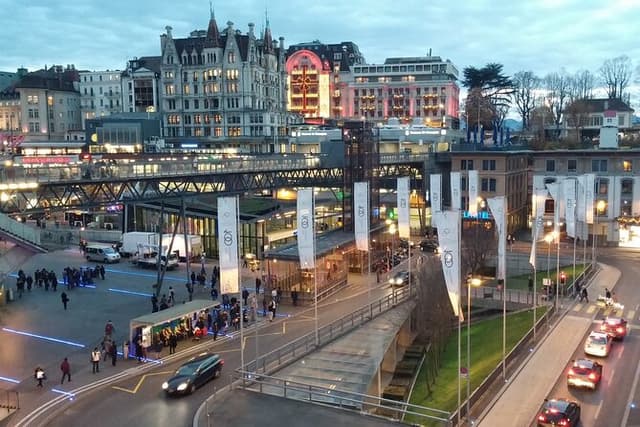 Lausanne Private Walking Tour with a Local Guide
