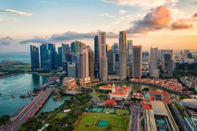 Singapore Private Walking Tour with a Local