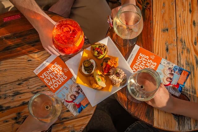 Venice: Private Aperitif & Cicchetti tasting and walking tour