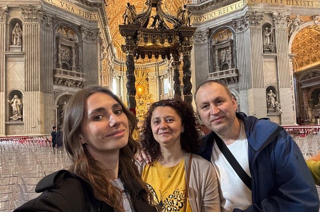 St. Peter's Basilica Private Tour: Square, Dome & Papal Tombs