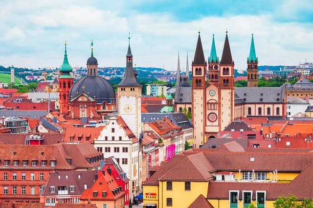 Hello Würzburg: Private 2-Hour Intro City Walk with Local Guide