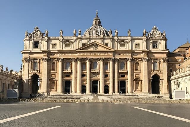 St. Peter’s Basilica Guided Tour with Skip the Line Access