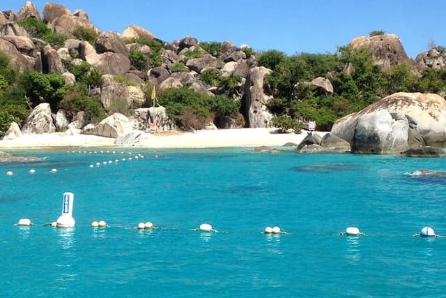 Day Trip to the Baths with Lunch and Drinks
