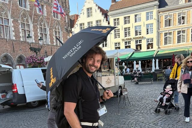Bruges Small-Group Guided Tour Including Boat and Praline