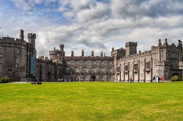Kilkenny Private Walking Tour with a Local