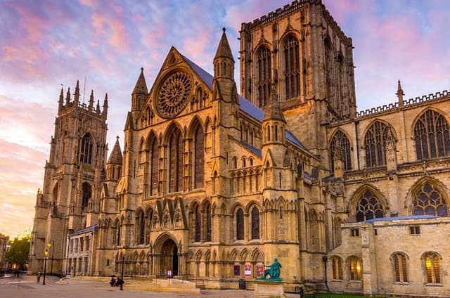 York Private Walking Tour with a Local