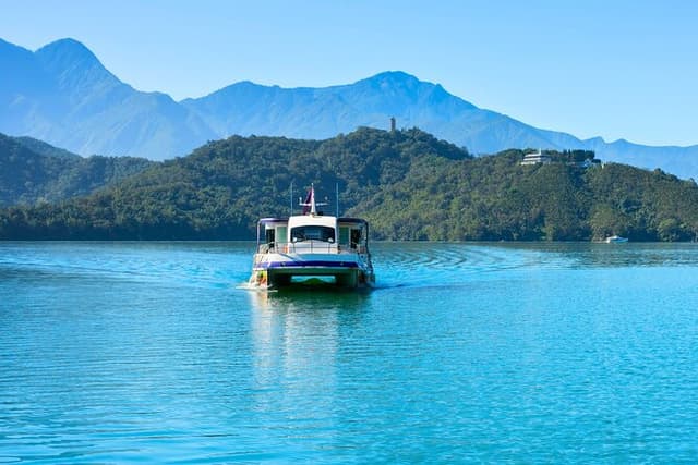 Sun Moon Lake Private Tour with Scenic Boat Cruise form Taipie