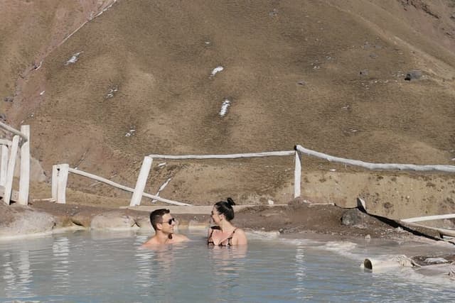 Cajón del Maipo, spa, barbecue, 4x4 cars and small groups.