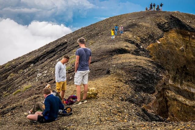 3-in-1 Tour: Santa Ana Volcano, Cerro Verde and Lake Coatepeque