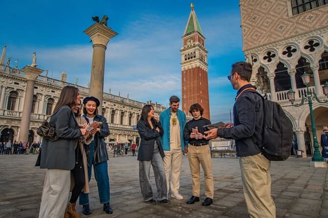 Venice in a Day: Walking tour, Basilica, Doge's Palace & Gondola