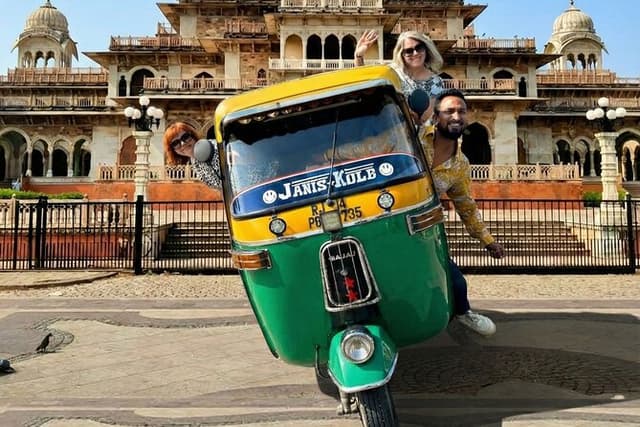 Jaipur Tuk Tuk Sightseeing Tour with Monkey Temple Sunset View