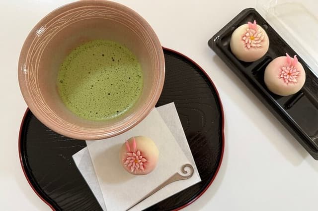 Japanese Sweets Making and Great Buddha in Kamakura