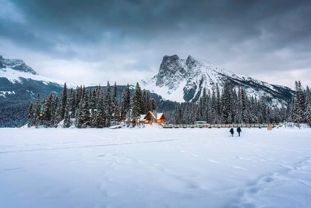 Hidden Frozen Gems of Yoho & Kootenay Small Group Adventure