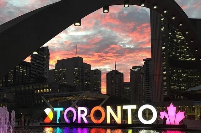 Toronto Highlights Walking Tour with a Local