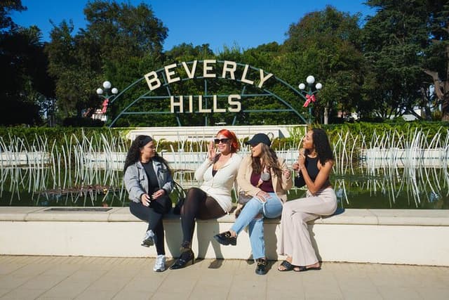 Best of Los Angeles Guided City Tour with 4 Stops & free time