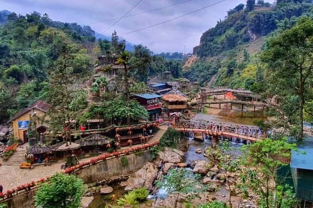 Cat Cat Village Half Day Trek with Local Guide in Sapa