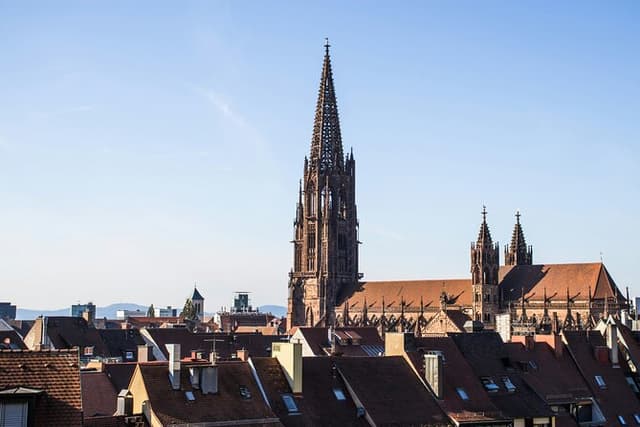From Strasbourg: Visit to the Black Forest in Triberg, Titisee, Freiburg