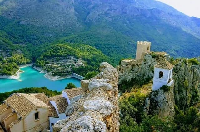 Alicante: Tour to Guadalest and Altea by Libre with Transfer