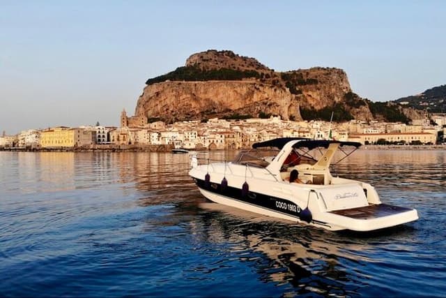 Cefalù : Mini Yacht Tour with Aperitif, Snorkeling and Caves