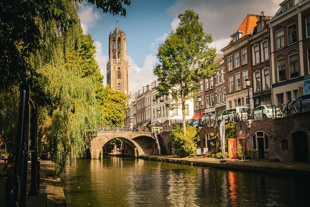 Discover Our Utrecht: Limited Group Size & Optional Extras