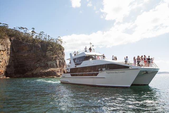 Hobart River Derwent Guided Cruise Tour