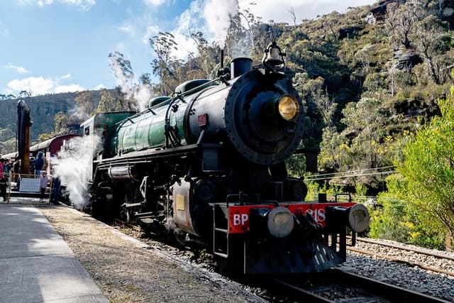 Blue Mountains Tour: ZigZag Railway and Scenic World 3 Cable Cars
