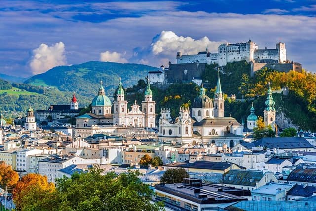 Salzburg Walking Tour with Audioguide on Your Smartphone