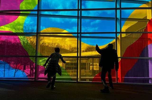 Niagara Falls to DC Transfer with Corning Museum of Glass Tour
