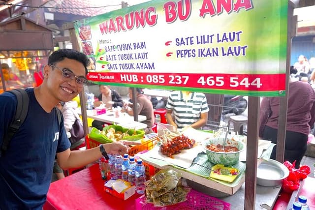 Bali: Private Evening Walking Tour with Culinary Experience