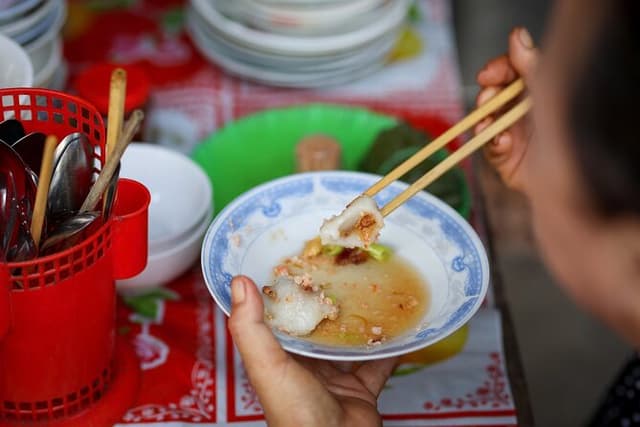 Hue Food Tour by Walking, Cyclo or Scooter