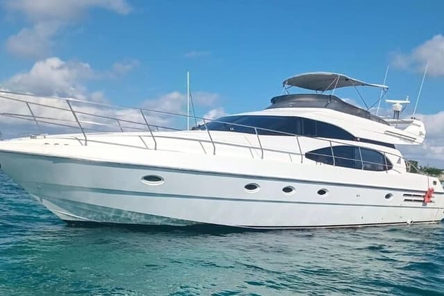 VIP Yacht Negril Caves Swimming & Ricks Cafe 15 persons