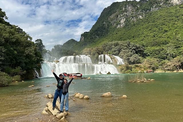 Cao Bang: Ban Gioc Waterfall Day Tour & Local Experiences