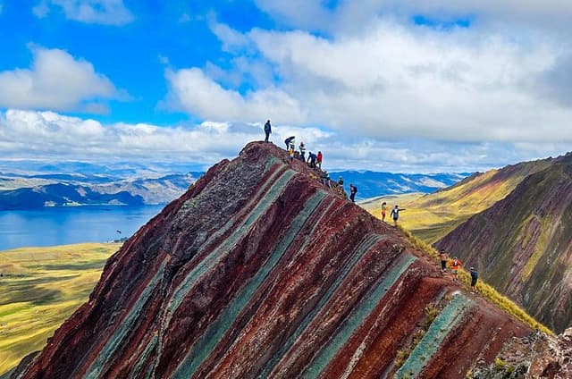 Pallay Poncho Rainbow Mountain Full-Day Tour from Cusco