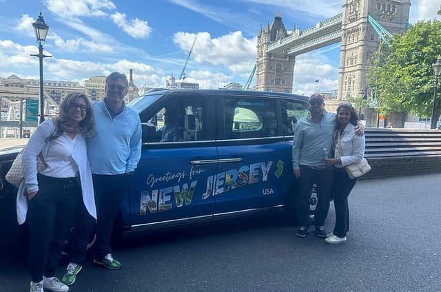 London Sightseeing Black Cab Tour with Heathrow Drop Off