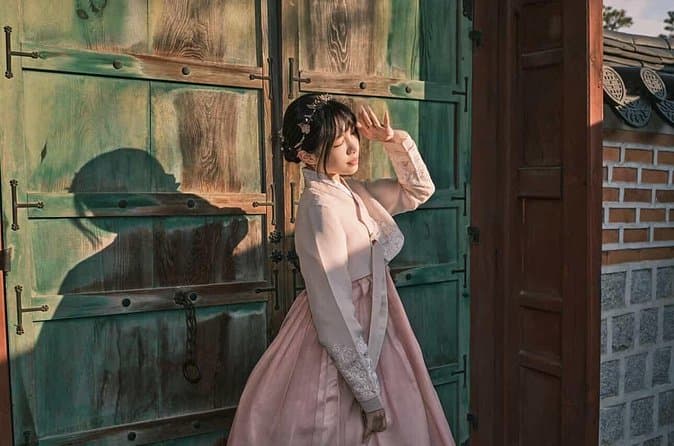 Rent Hanbok & Explore Seoul's Historic Palaces