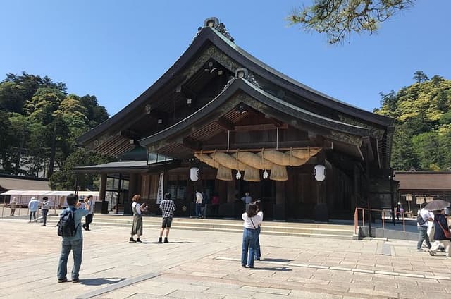 Izumo: Walking the Sacred Grounds of Izumo Taisha