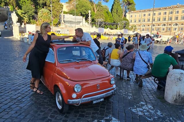 Roma Tour in Fiat 500 Vintage con Cena Romantica