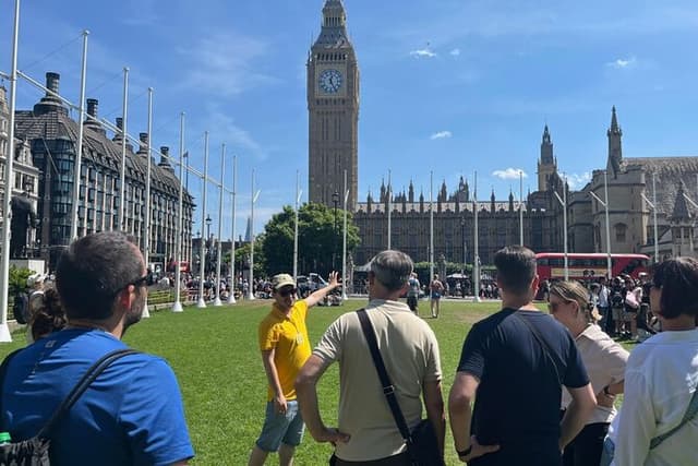 London: Churchill & World War 2 Walking Tour