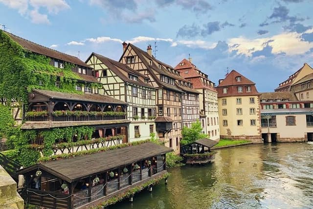 Hello Strasbourg: Private 2-Hour Intro City Walk with Local Guide