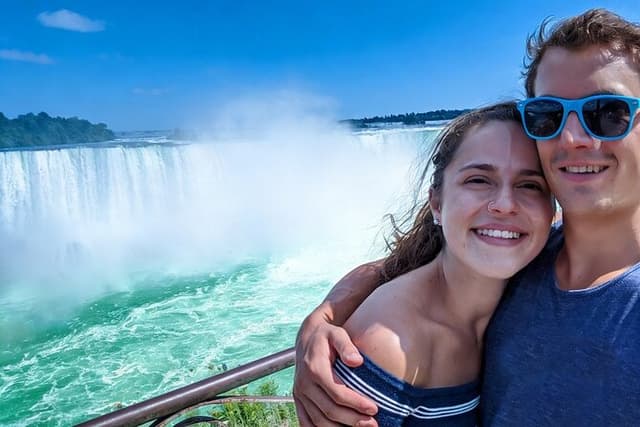 Toronto: Niagara Falls ICONIC In-Depth Small Group Tour with Boat