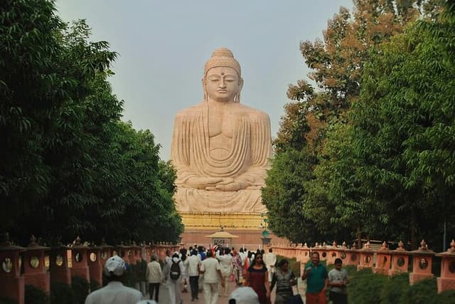 Guided Tour of Bodhgaya Temples and Buddha Sites