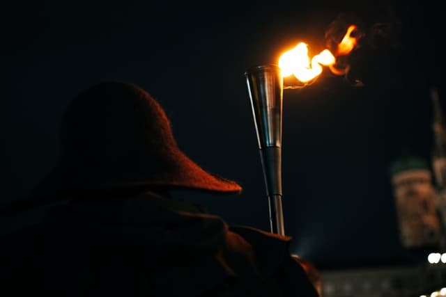 Night watchman torchlight tour in Munich