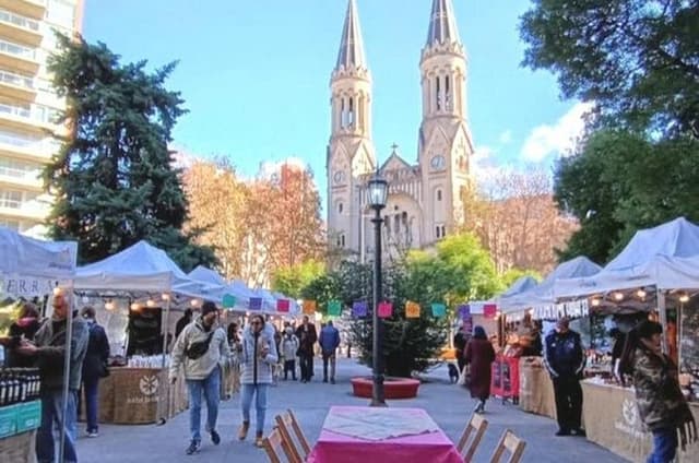 Buenos Aires Vegan Tour with Pastry and Snacks