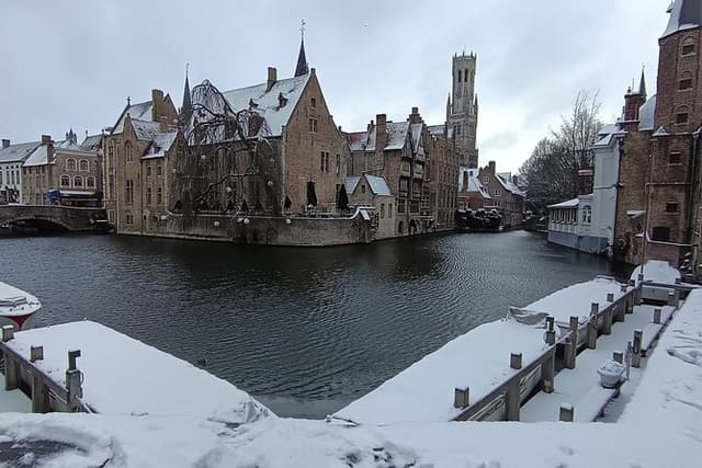 Bruges : Sights & Secrets Private Tour in German