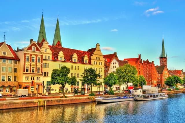 Lübeck Scavenger Hunt & Highlights Self-Guided Walking Tour