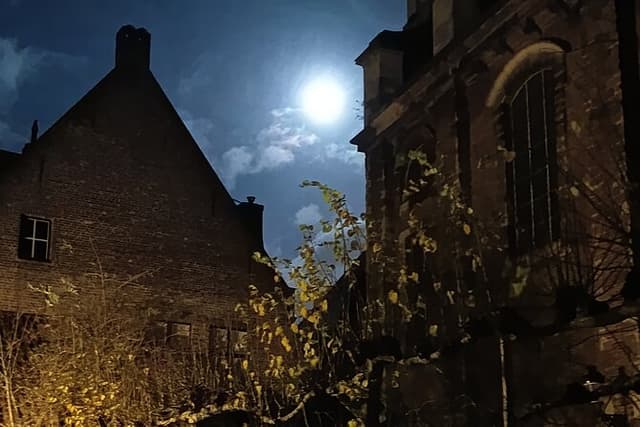 Bruges at Night : Ghost Tour with Creepy Legends in German