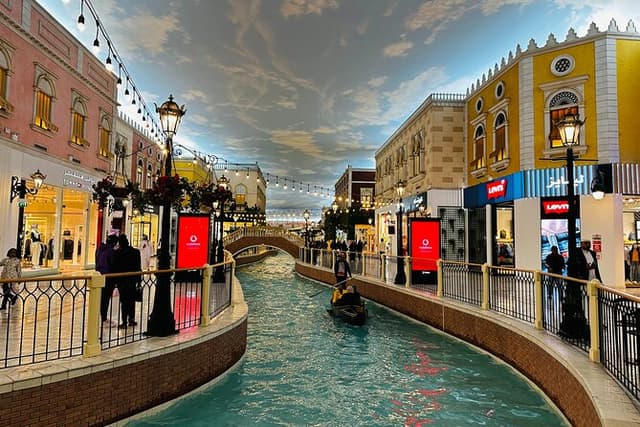 Doha City Sightseeing and Villagio Mall with Free Gondola Ride