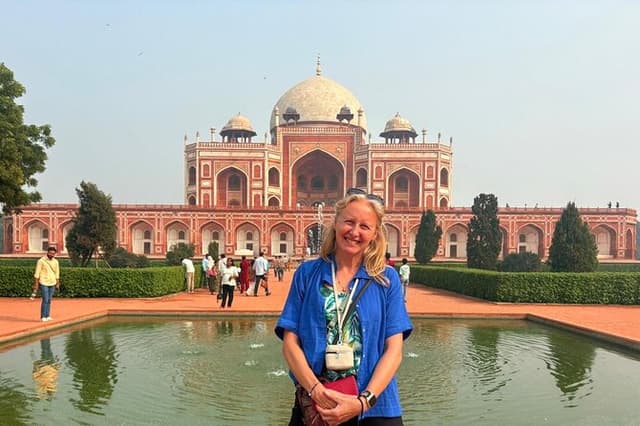Old & New Delhi Full Day City Tour with tickets & Tuk-Tuk