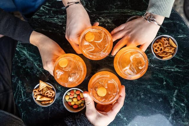 Milan: Sunset Navigli Food & Drinks Tour by Do Eat Better